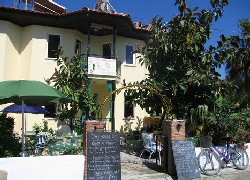 Dalyan Iz cafe and shop